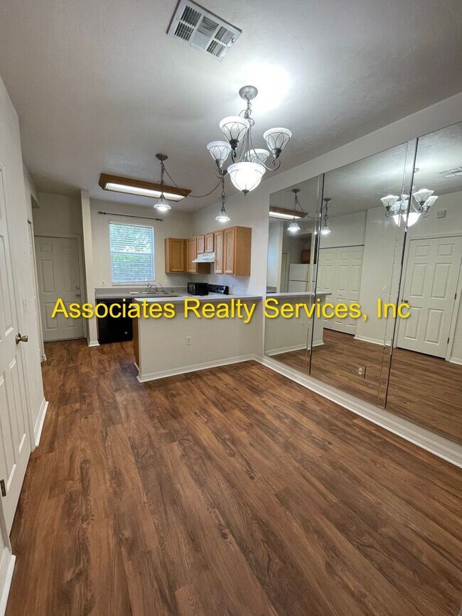 Building Photo - JUST REDUCED! Close to Campus!! 2Br/2.5Ba-...