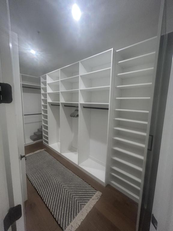 Building Photo - 12341 Purbrook Walk