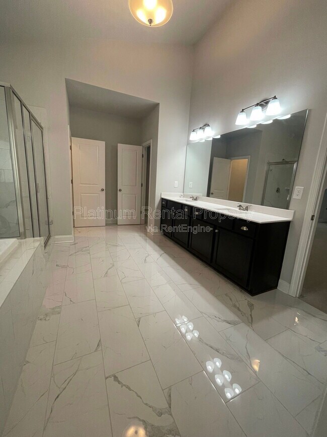 Building Photo - 8225 Crooked Crk Dr