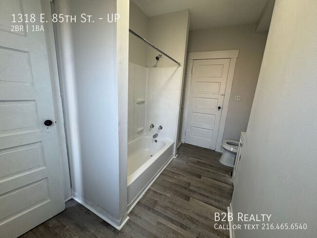 Building Photo - 1318 E 85th St