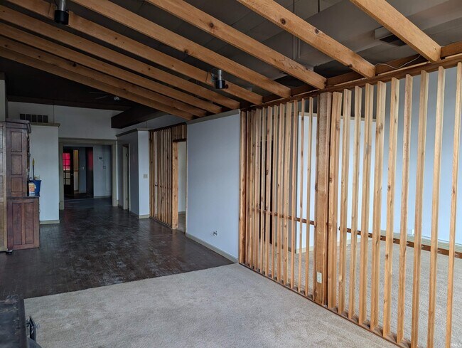 Building Photo - 109 S Main St