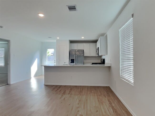 Building Photo - 2842 Via Augusta Dr