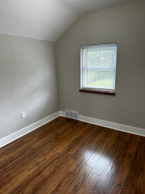 Building Photo - 930 Bower Hill Rd