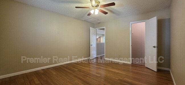 Building Photo - 572 W Jamison Pl