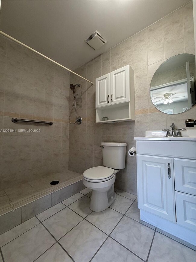Building Photo - 10903 SW 146th Ct