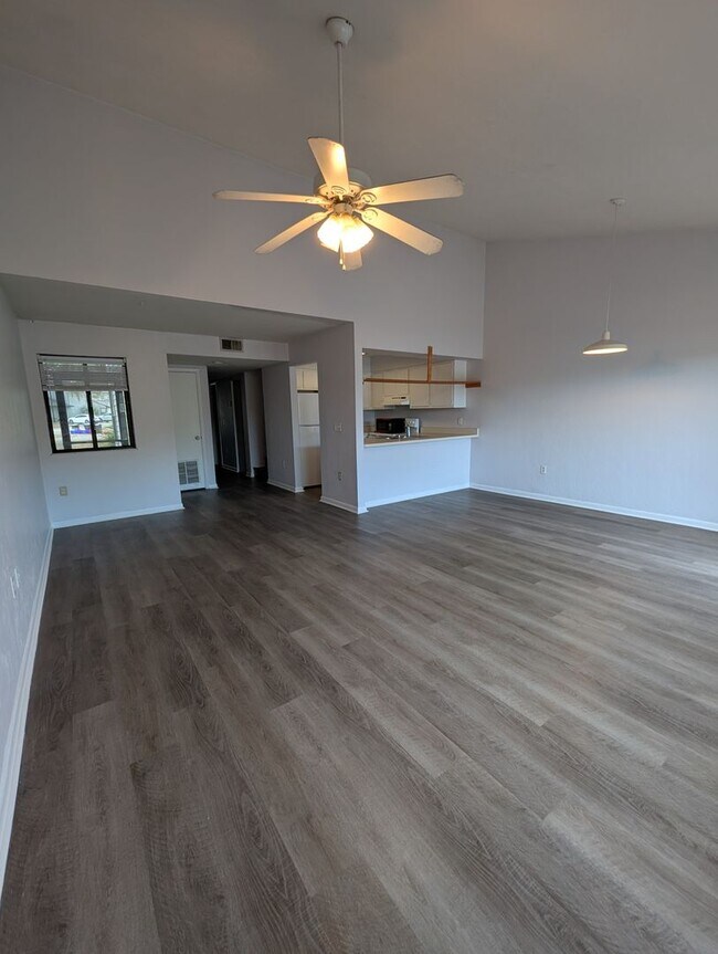 Building Photo - 4342 SW 20th Ln