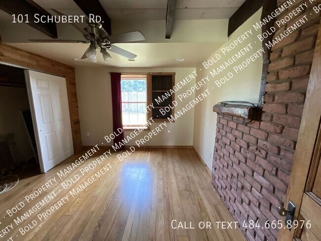 Building Photo - 101 Schubert Rd