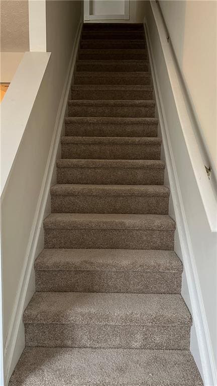 Building Photo - 3900 Dandridge Way NW