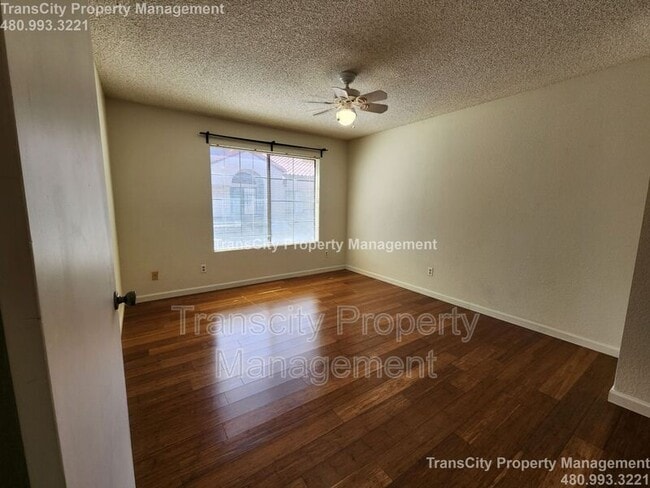 Building Photo - 839 S Westwood