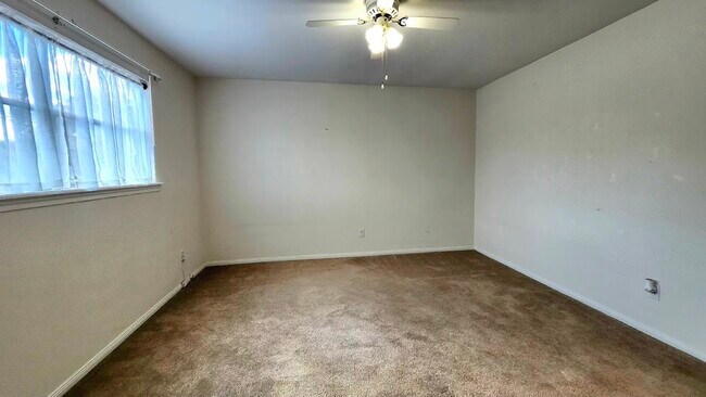 Building Photo - 4415 Donna Bell Ln