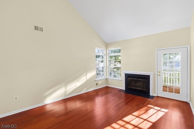 Building Photo - 12 Woodmont Dr