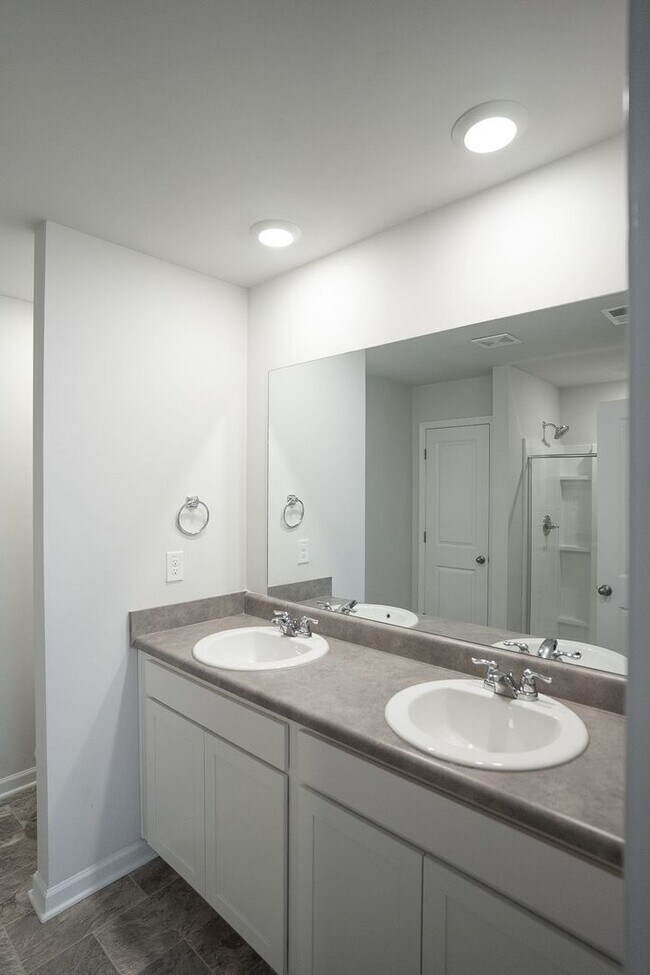 Building Photo - 950 Quaint Parish Cir
