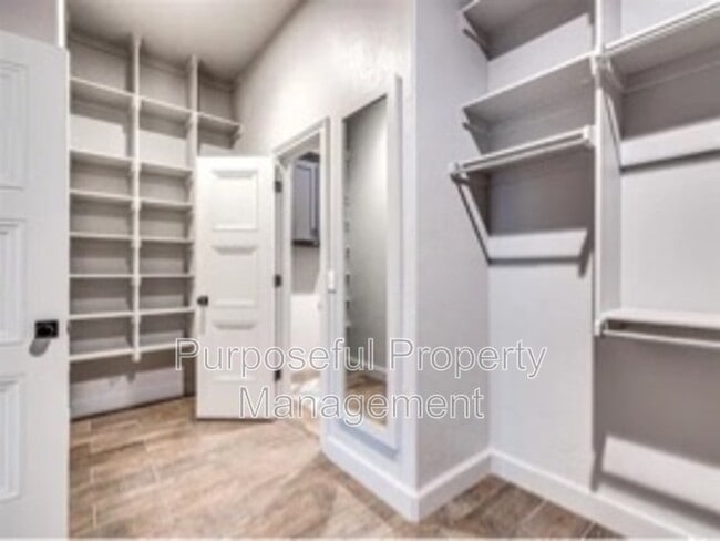 Building Photo - 115 Weaver Rd