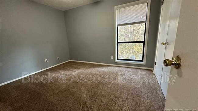 Building Photo - 1800 Tryon Dr