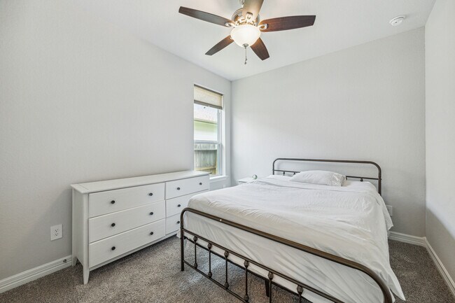 Building Photo - 131 Dove Springs Ct