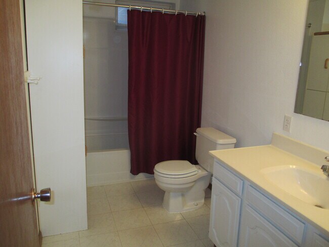 Building Photo - 2461 Northridge Dr