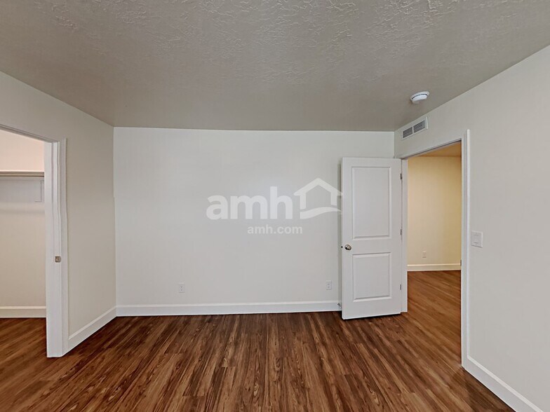 Building Photo - 1192 Wagon Way