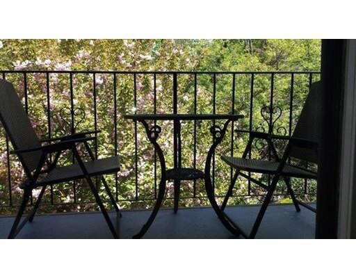 balcony - 21 Pine St