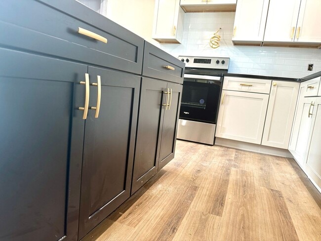 Building Photo - 6620 Upton Ln