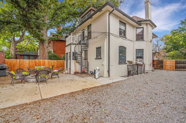Building Photo - $1,240.95 -  1 bed, 1 bath Condo in Denver.