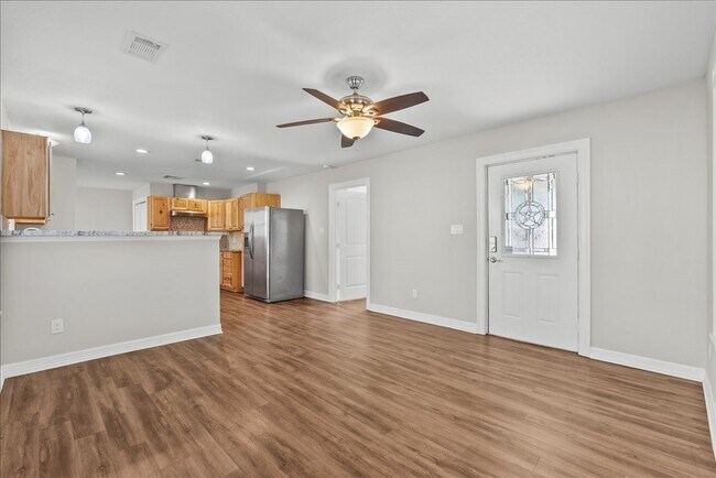 Building Photo - 120 Illinois Ave