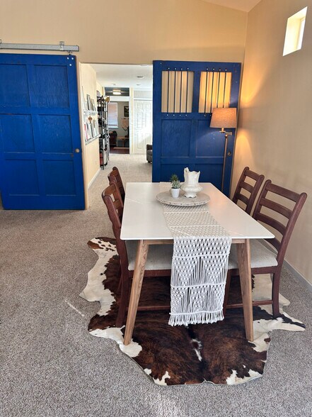 Building Photo - 5634 Locust Ln