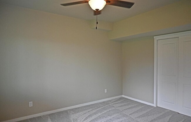 Building Photo - Spacious Elegance Meets Modern Comfort In ...
