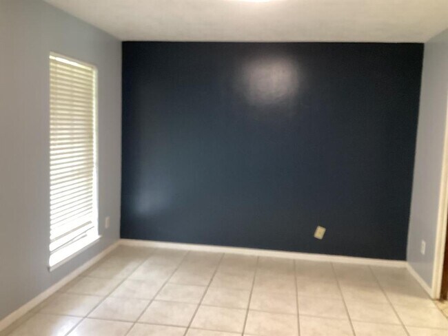 Building Photo - 4120 Venetian Way