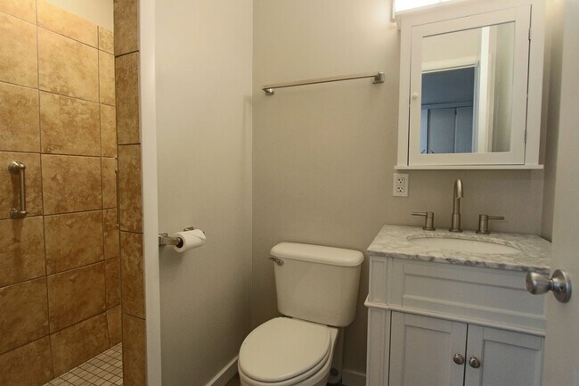 Building Photo - Updated Classic - Mid Century 4/2 2600 sf. All one level.