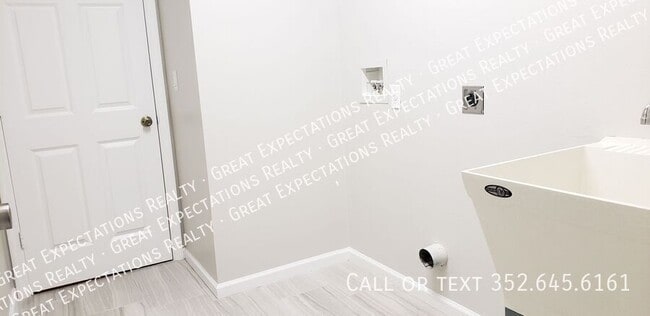 Building Photo - 6499 N Airmont Dr