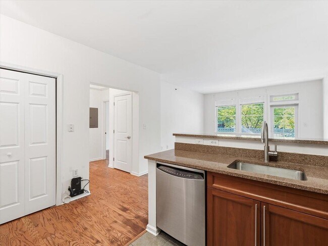 Building Photo - 4 Constellation Pl