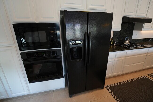 Building Photo - 6 Loch Ness Lake Ct