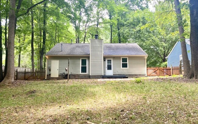 Building Photo - Mint Hill ranch - 3 bed, 2 bath with large...
