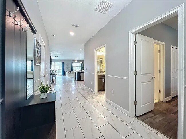 Building Photo - 9048 Sand Trap Dr