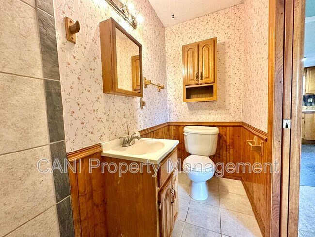 Building Photo - 575 E Compton Ct