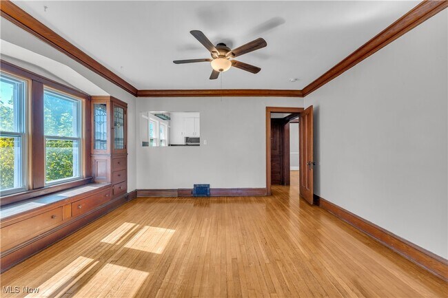 Building Photo - 3654 W 138th St