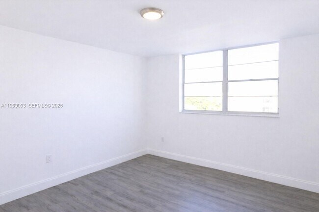 Building Photo - 1990 Marseille Dr