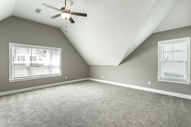 Building Photo - 7725 Peppertree Dr