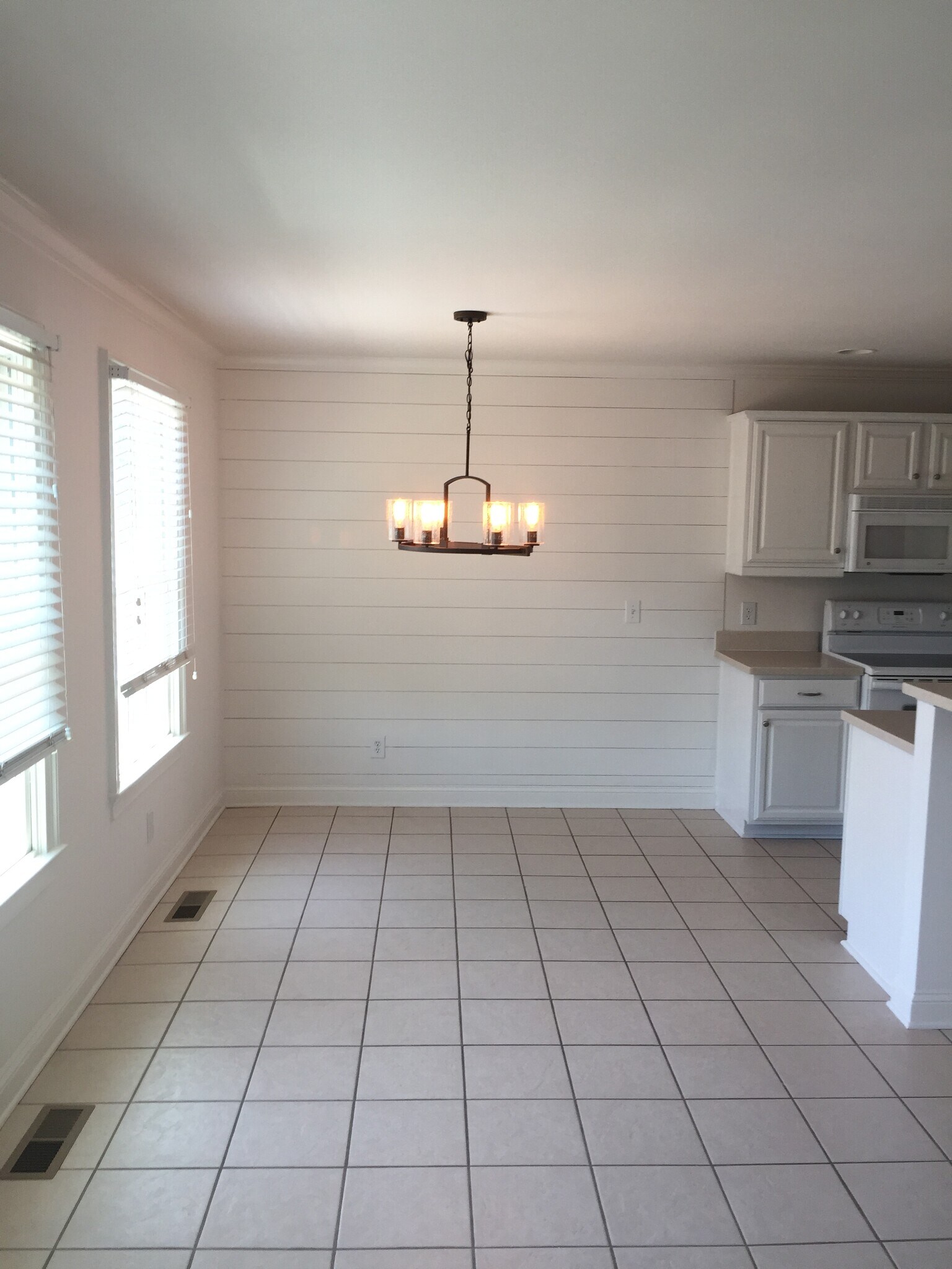 kitchen nook - 318 W Wayne St