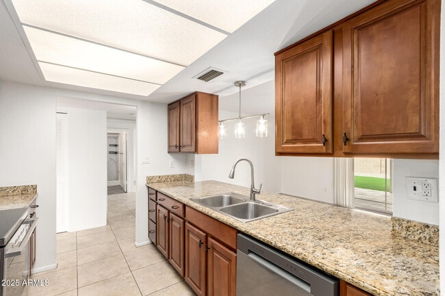 Building Photo - 8308 E Buena Terra Way