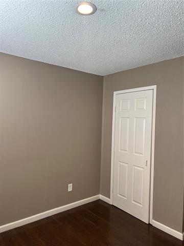Building Photo - 1910 Whiteoak Dr