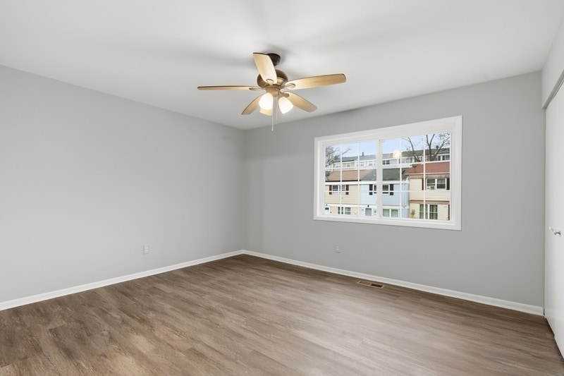 Building Photo - 8870 Pennsbury Pl