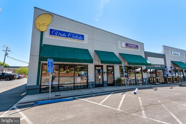 Building Photo - 102 Lounsbury Pl