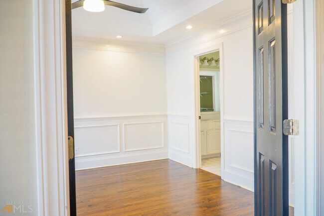 Building Photo - 1127 Ashton Bluff Dr NE