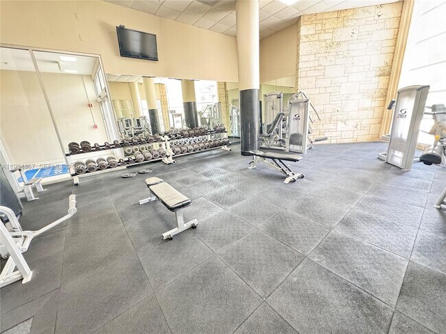 Building Photo - 5161 Collins Ave