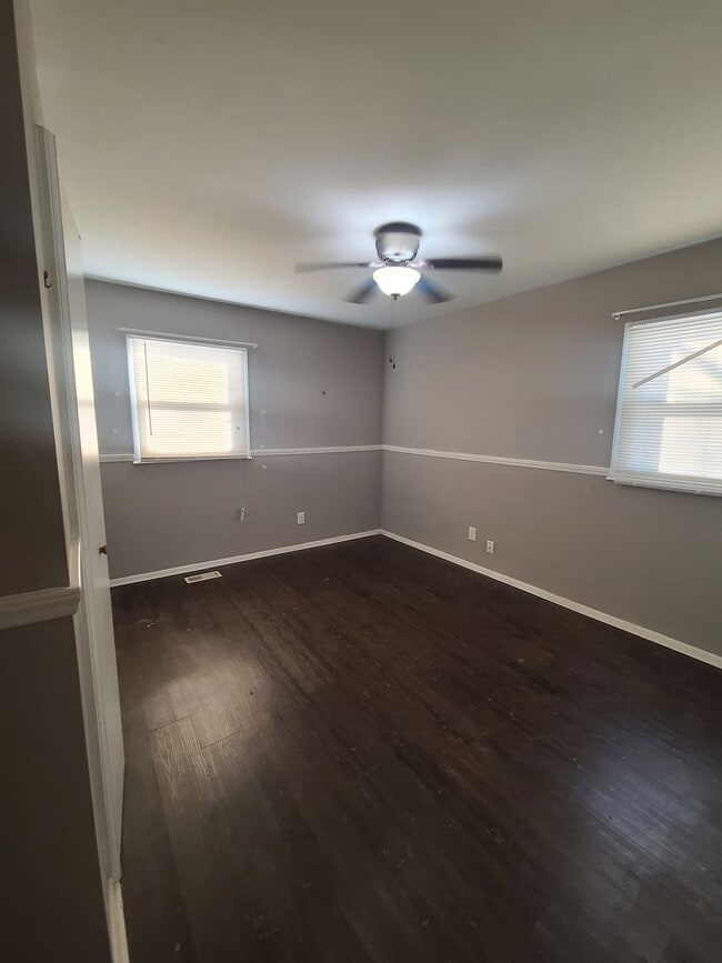 Building Photo - 505 S Duncan Rd