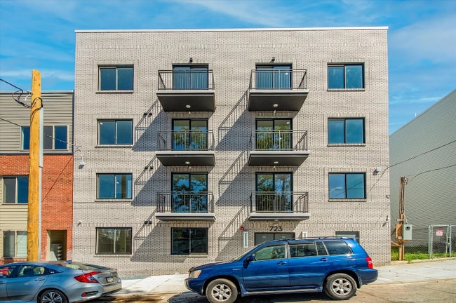 Building Photo - 723 N 35th St