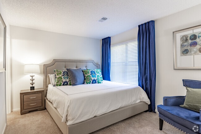 2BR, 2BA - 1009SF (Sequoia) - Primary Bedroom - Grove Parkview