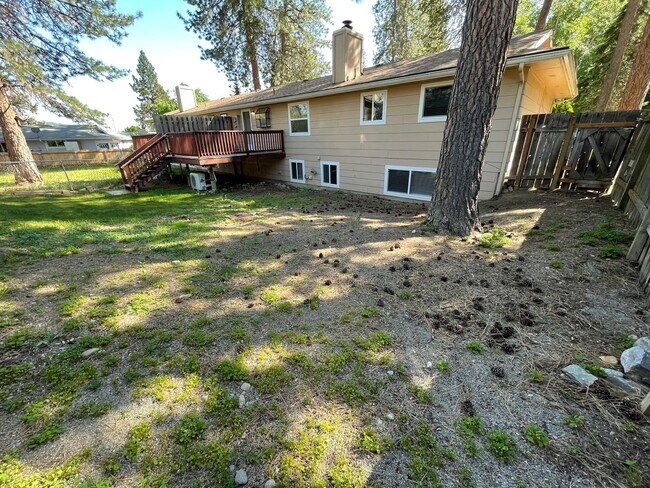 Building Photo - 5223-5225 N Pinegrove Ct