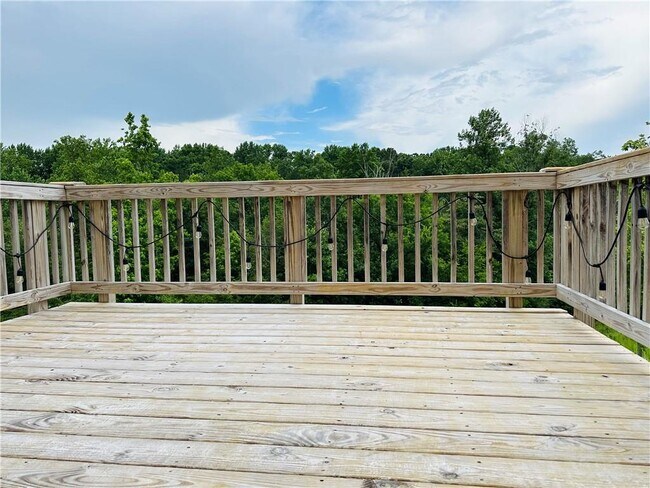 Building Photo - 4800 Sierra Creek Dr NE